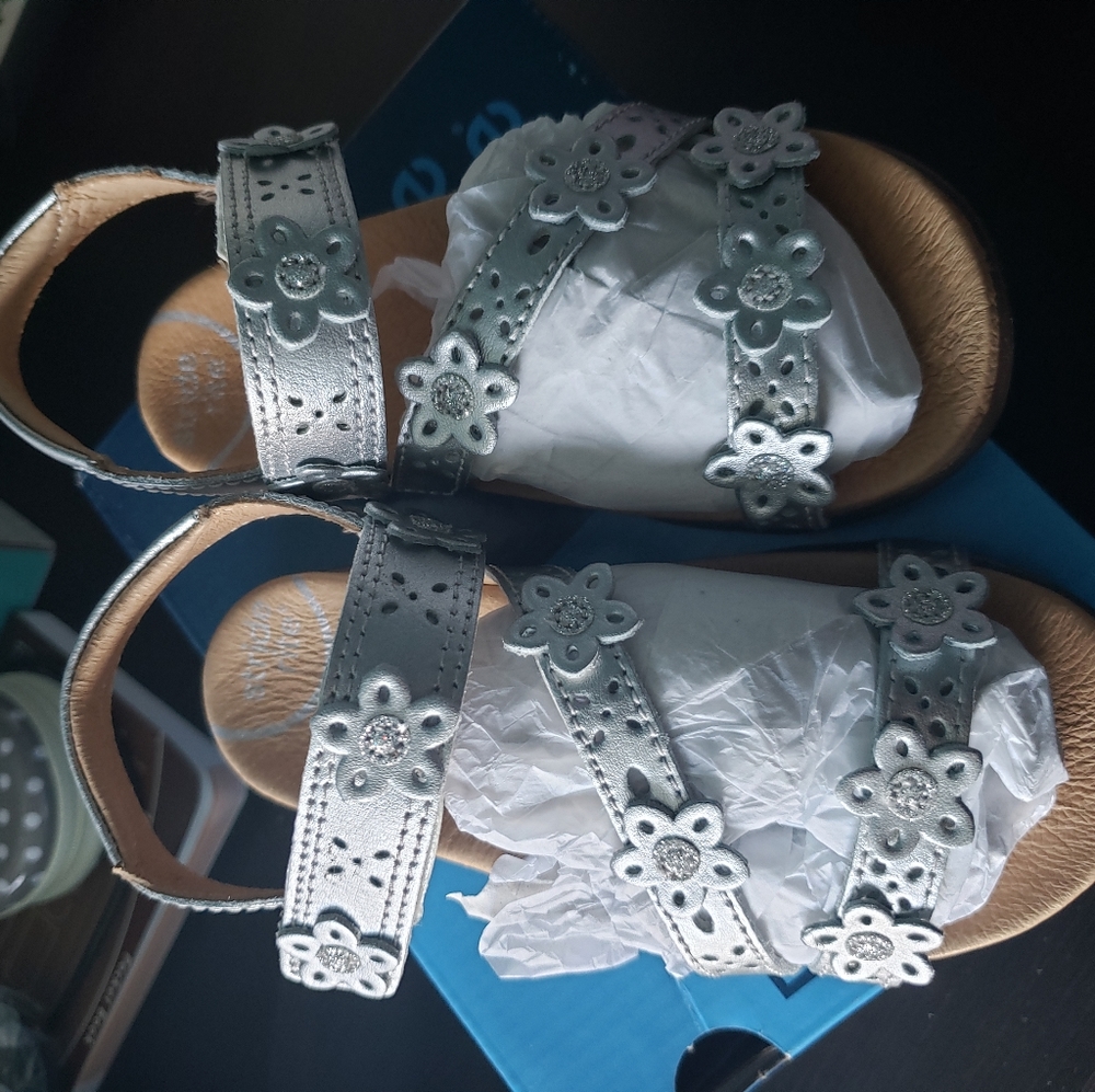 Stride rite size 10 girl sandals